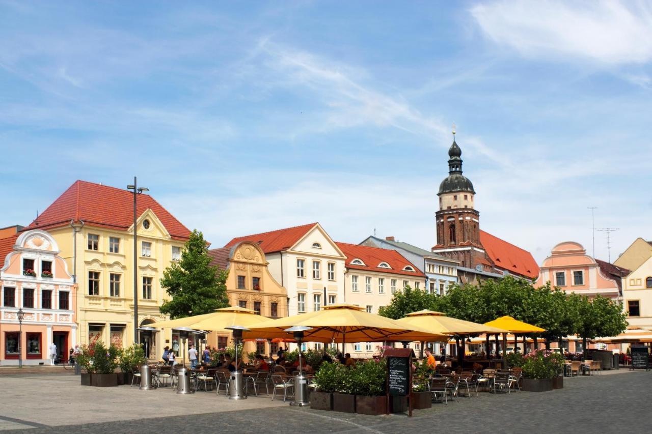 *Central_50M2_Kitchen_Washer_Netflix_Parking Cottbus Exterior photo